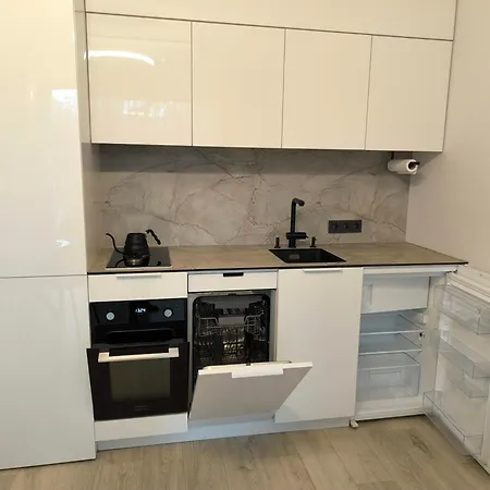 Fly&Pool Apartment 팔랑가