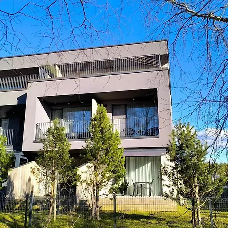 아파트 Fly&Pool Apartment