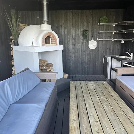 Apartman Fly&Pool Apartment