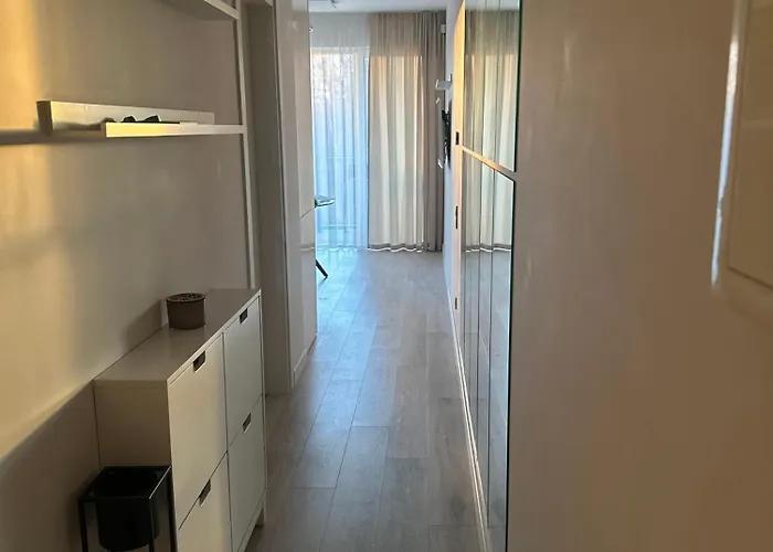 Fly&Pool Apartment 팔랑가