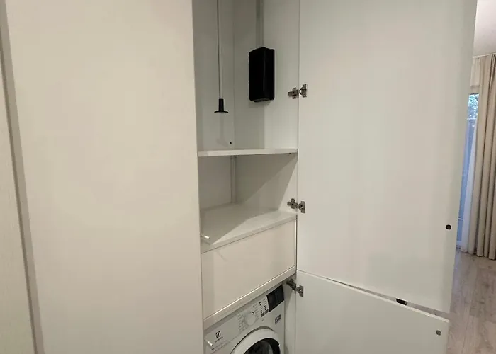 Fly&Pool Apartment Apartman *