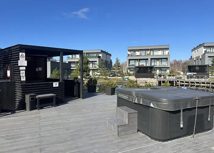 Fly&Pool Apartment *